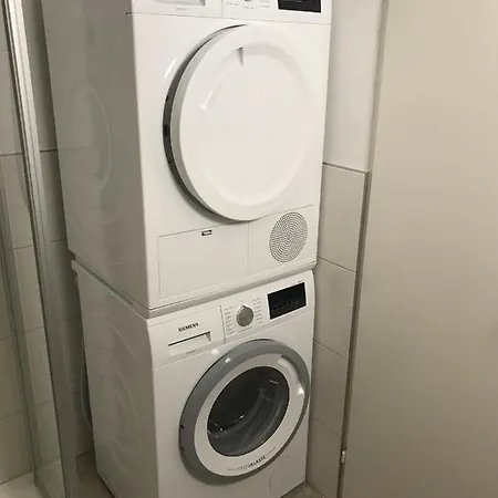 Schönes Ferienappartment In Zell Am See: Zentral Gelegen Und Nähe Der Areitbahn Und Dem Zeller Zell am See