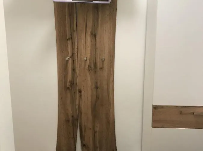 Areit-base ' Zell Am ' Zwischen Berg & *